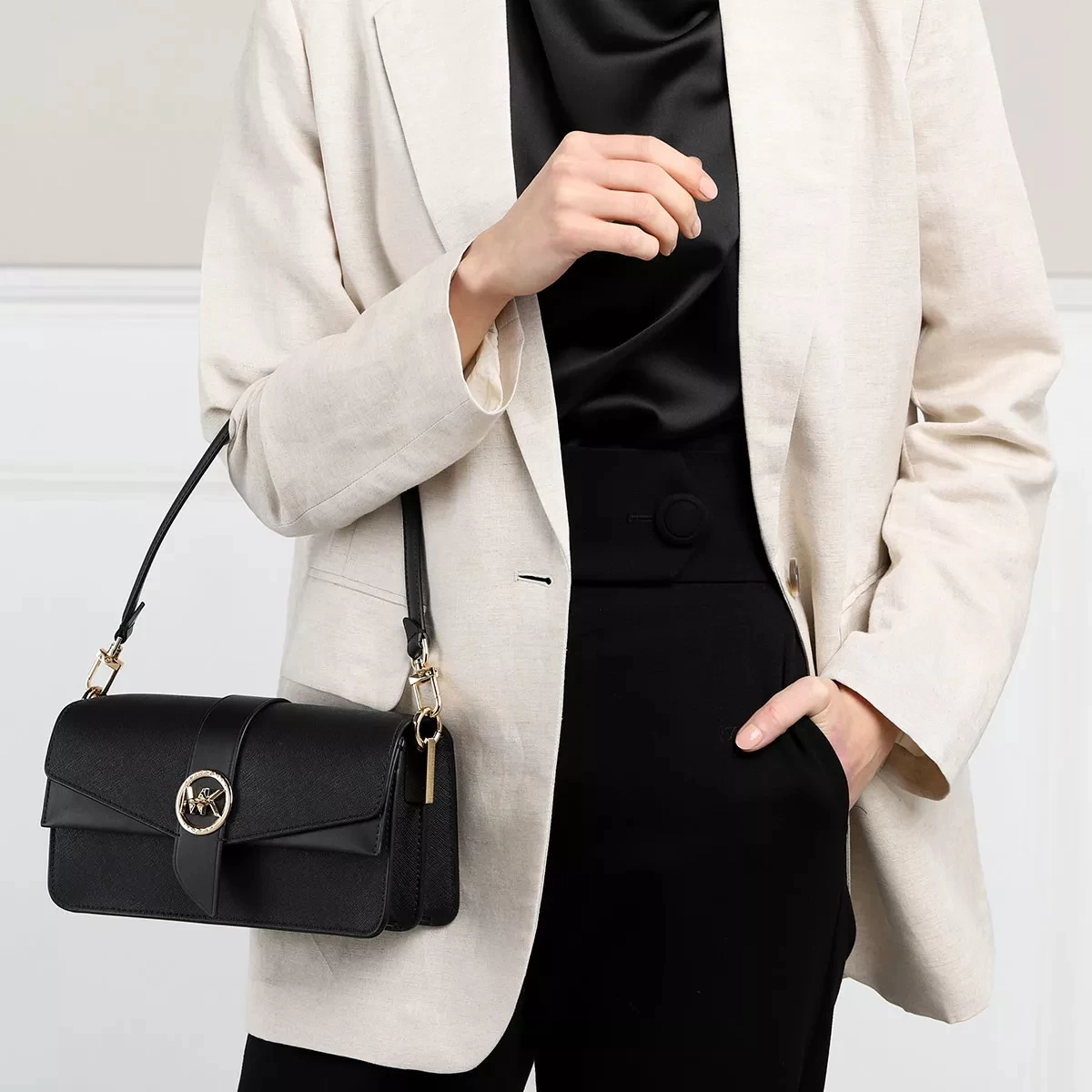 MICHAEL Michael Kors Medium Conv Shoulder Black Crossbody Bag – Bild 2