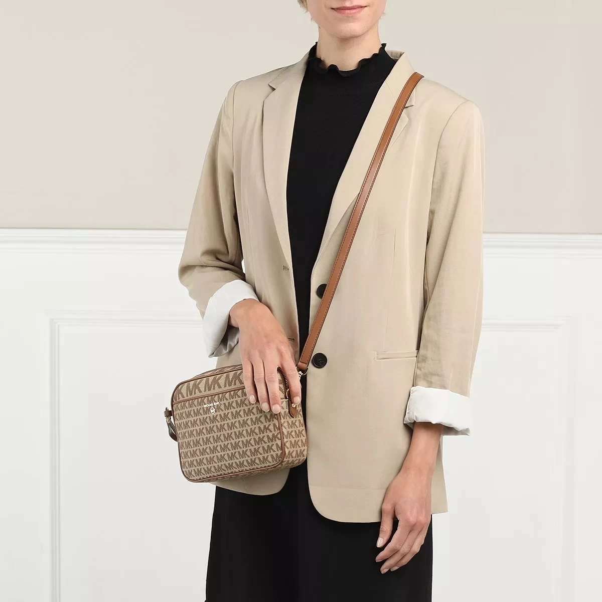 MICHAEL Michael Kors Lg Ew Camera Xbody Beige/Ebony Crossbody Bag – Bild 2