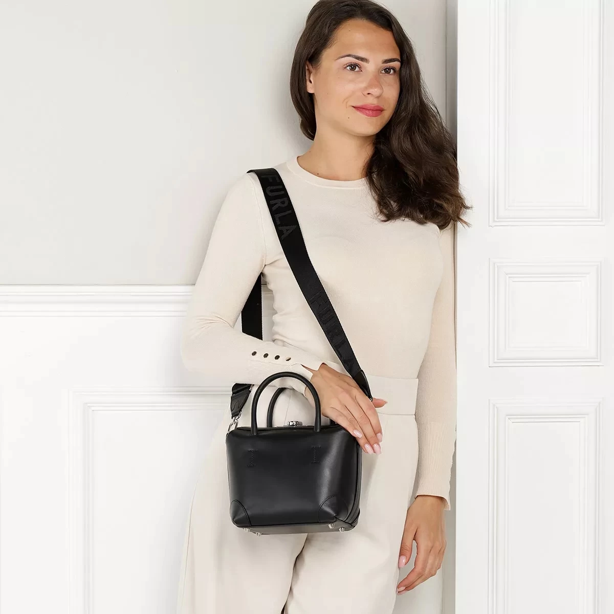 Furla 1927 Soft Mini Boston Bag Nero Tote – Bild 2