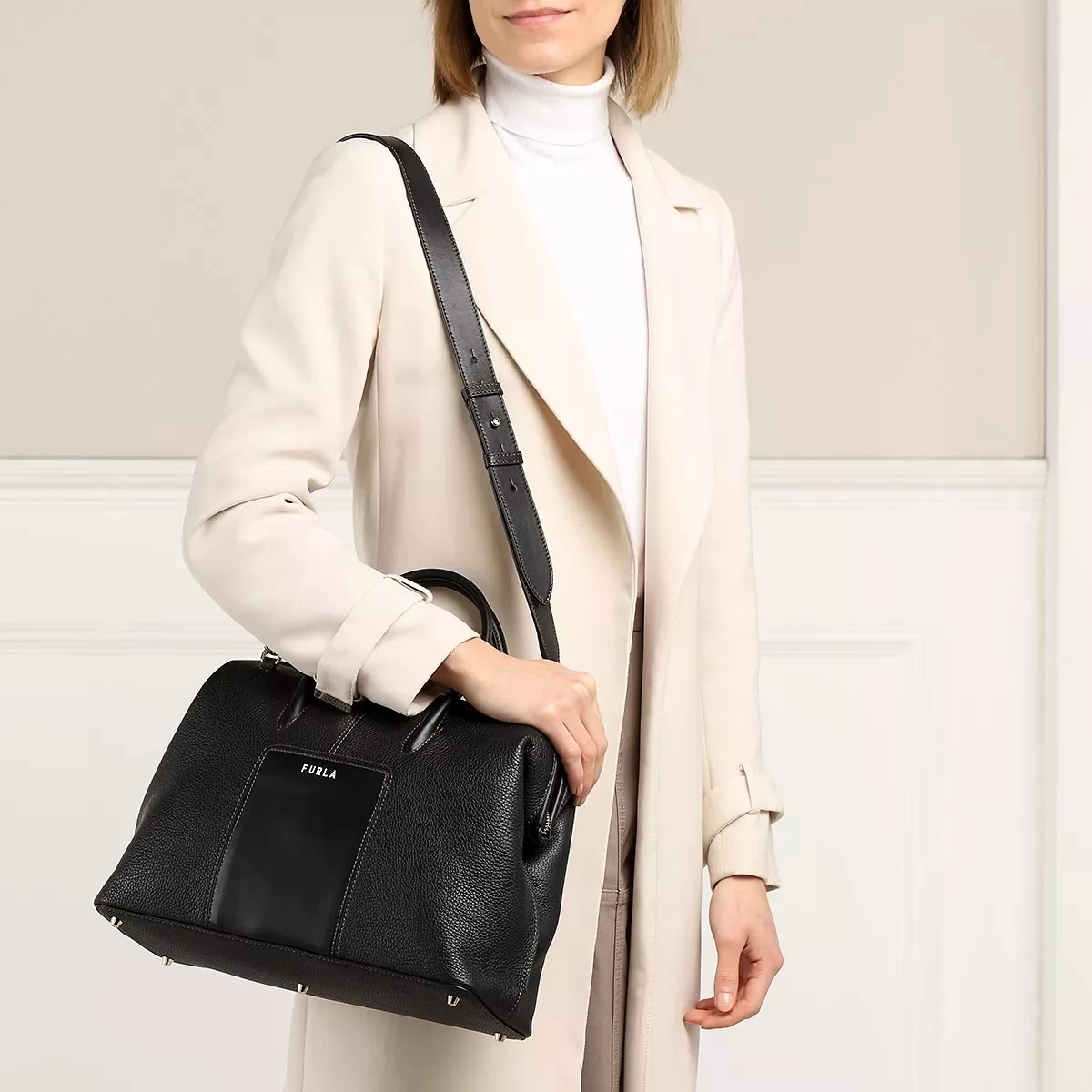 Furla Ninfa M Boston Bag Nero Bowling Bag – Bild 3