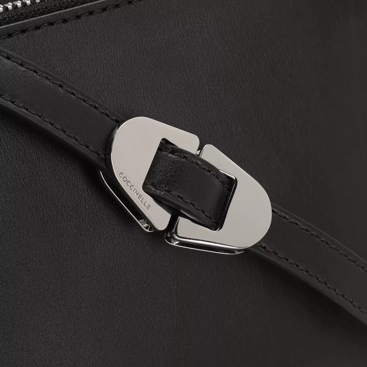 Coccinelle Josephine Calf Hobo Bag Noir Saddle Bag – Bild 4