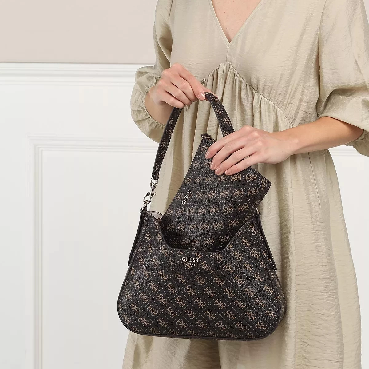 Guess Eco Brenton Hobo Brown Logo Hobo Bag – Bild 2