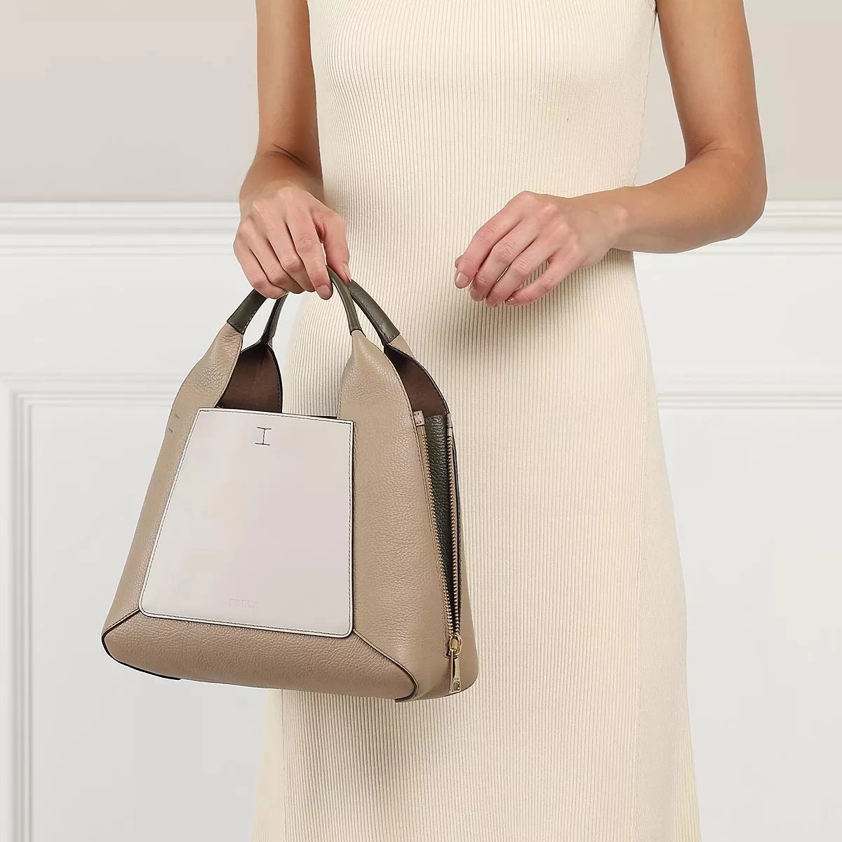 FURLA GILDA M TOTE Perla Greige Salvia Tote – Bild 2