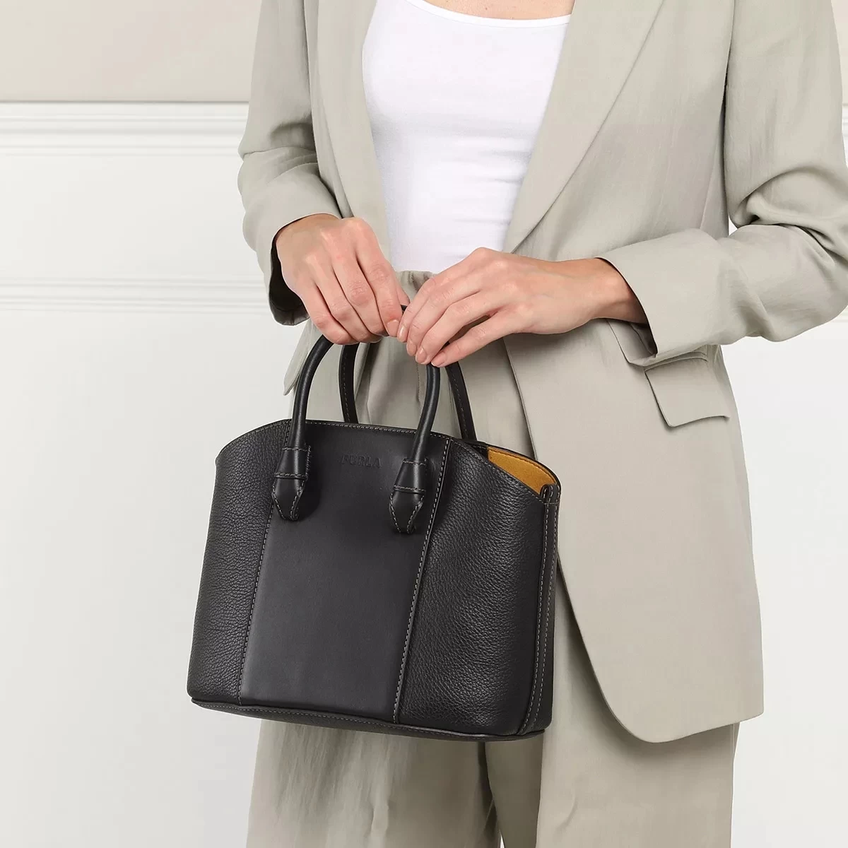 FURLA MIASTELLA M TOTE Nero Tote – Bild 3