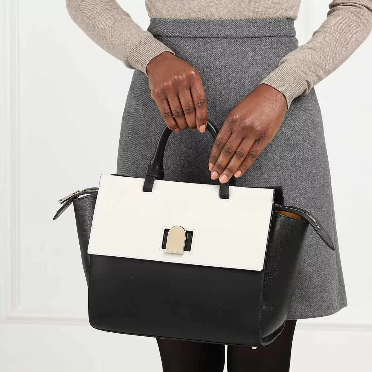 FURLA EMMA M TOTE Nero/Marshmallow Tote – Bild 3