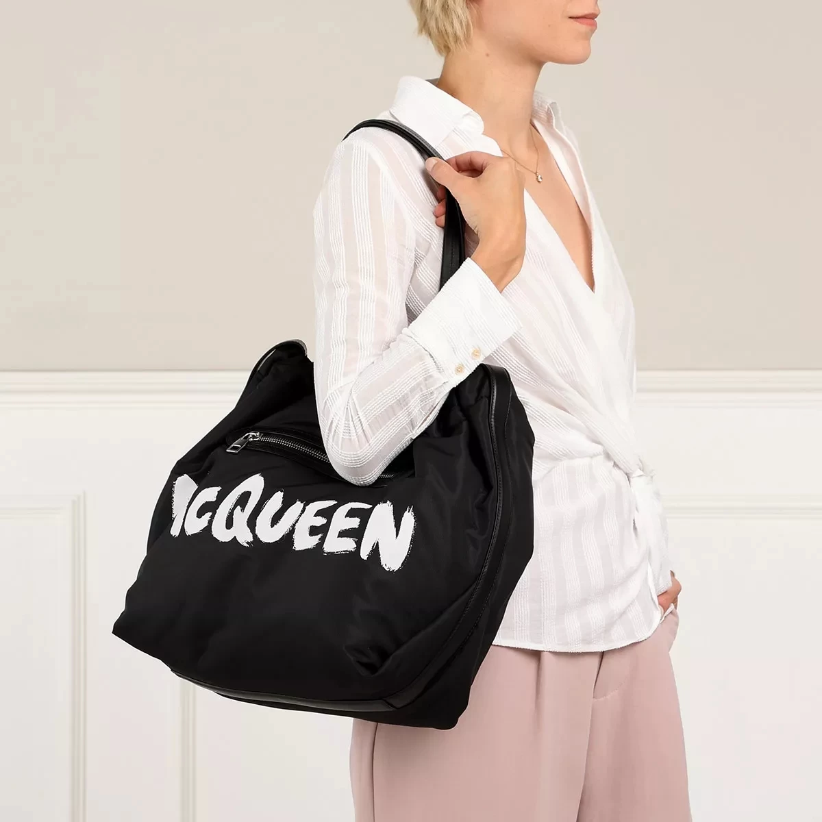Alexander McQueen Tote Bag Leather Black White Shopper – Bild 2