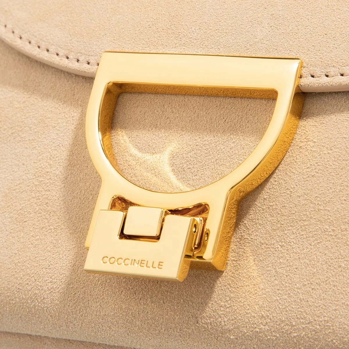 Coccinelle Arlettis Suede Toasted Crossbody Bag – Bild 5