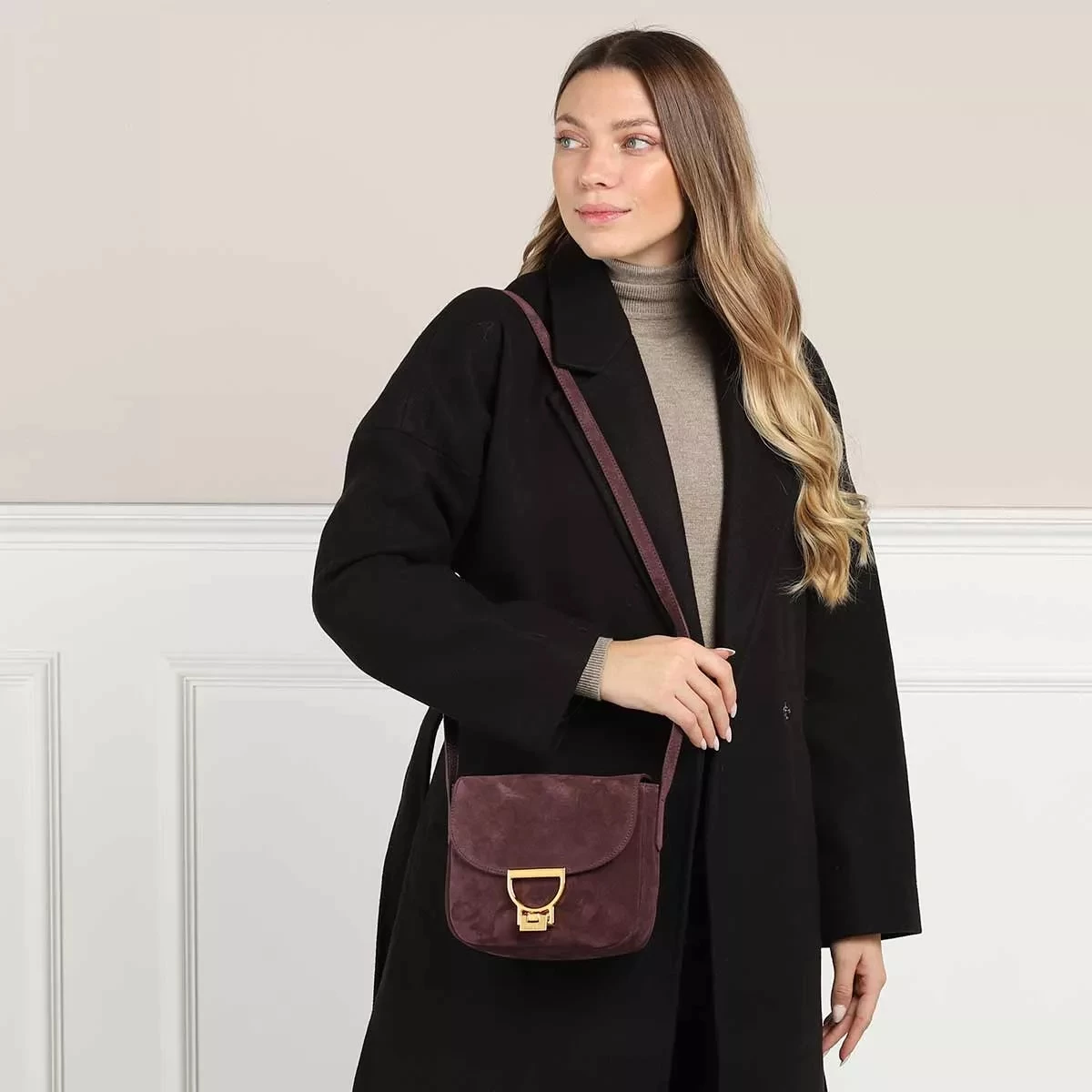 Coccinelle Arlettis Suede Cola Crossbody Bag – Bild 2