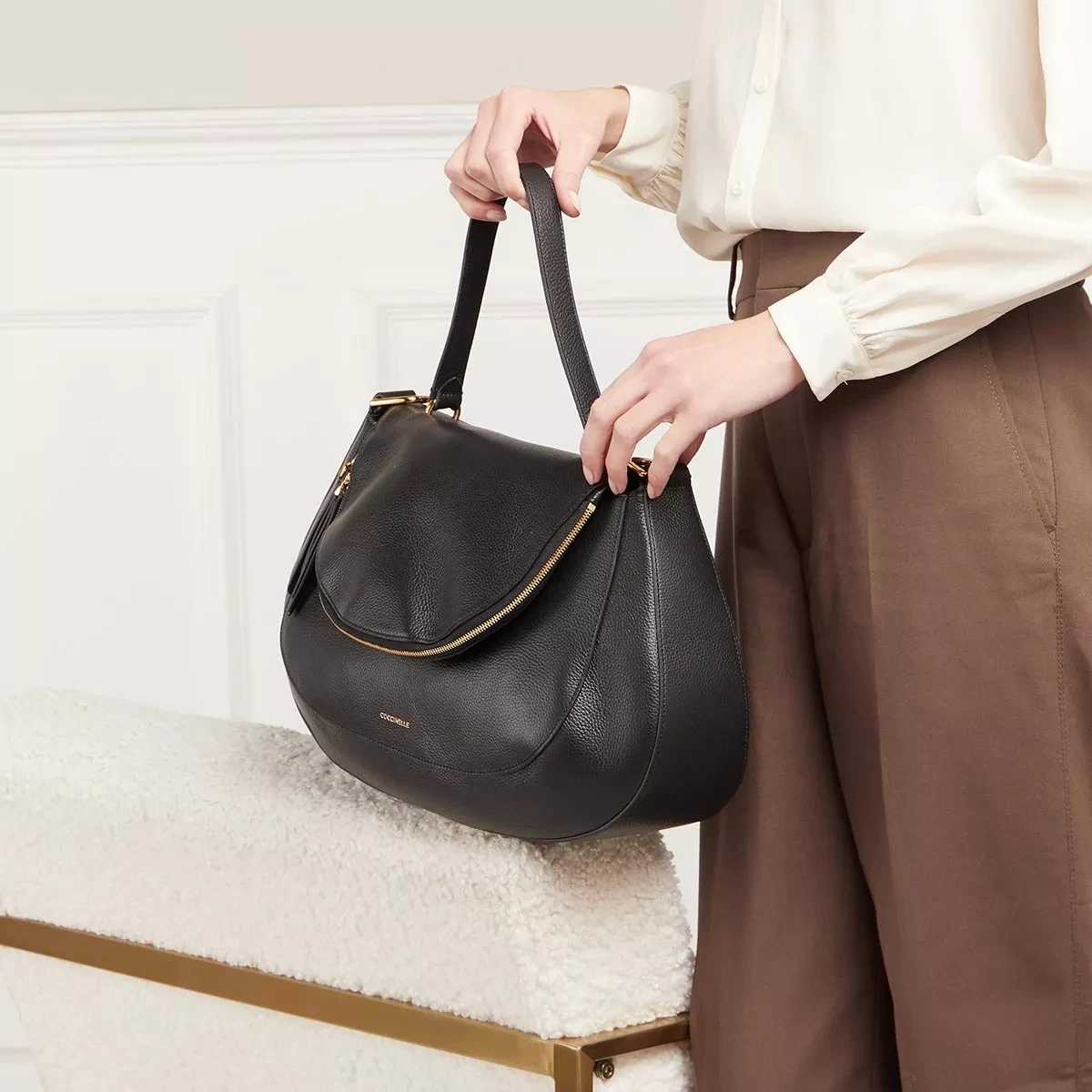 Coccinelle Sole Noir Satchel – Bild 2