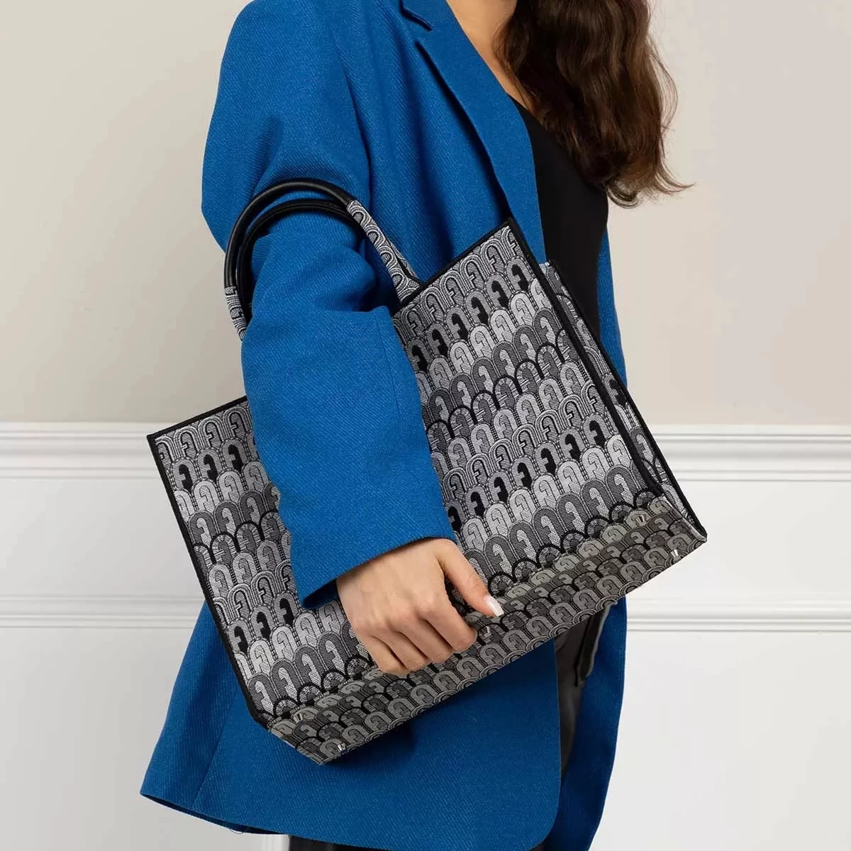 Furla Opportunity L Tote - Tessuto Jacquard Arco E Toni Grigio Tote – Bild 2