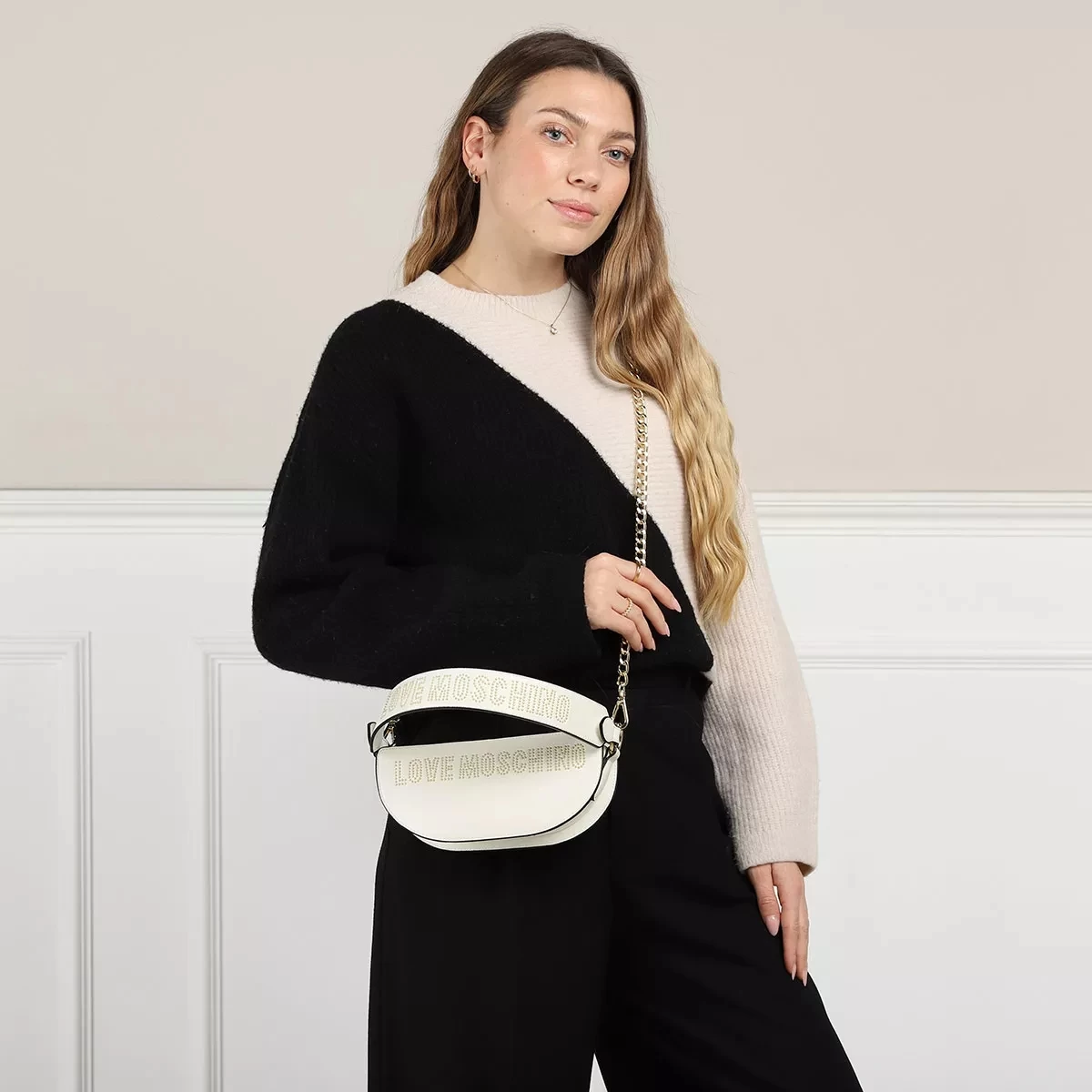 LOVE MOSCHINO Little Studs Bianco Crossbody Bag – Bild 3
