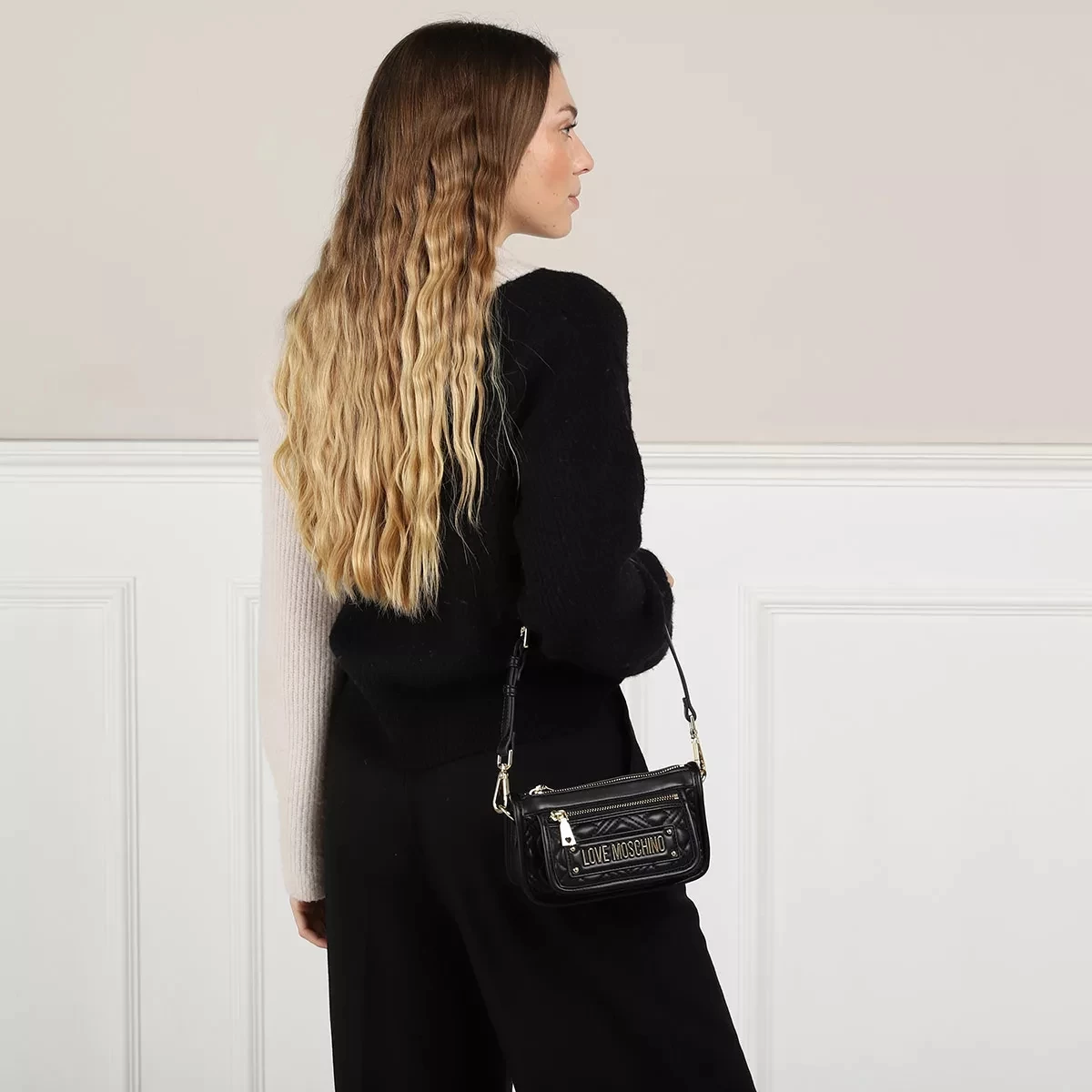 LOVE MOSCHINO Quilted Bag Nero Minitasche – Bild 2