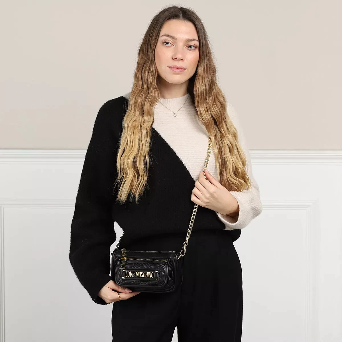 LOVE MOSCHINO Quilted Bag Nero Minitasche – Bild 3