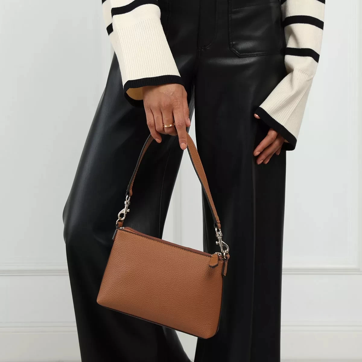 Guess Eco Brenton Hobo Caramel Hobo Bag – Bild 3