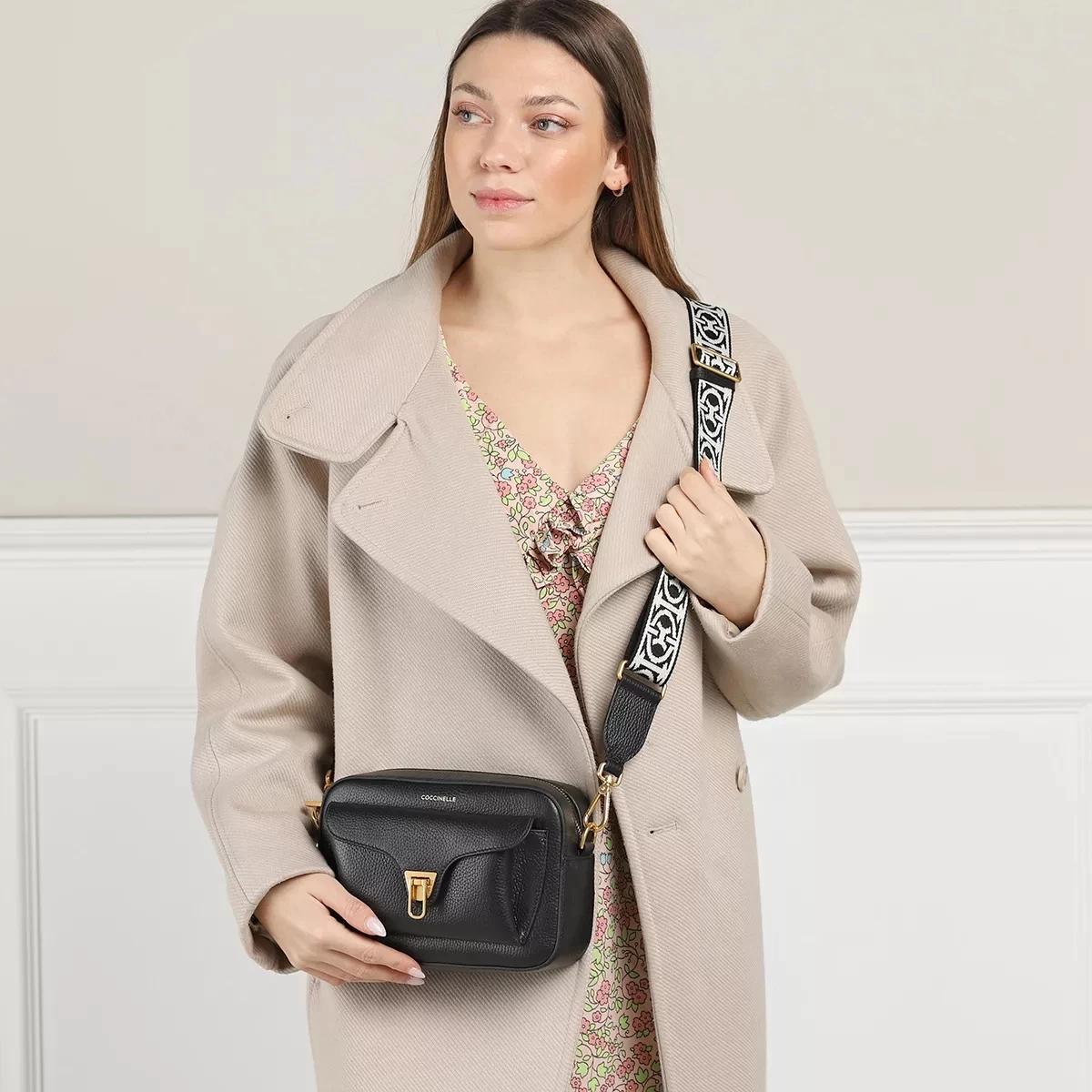 Coccinelle Beat Soft Ribb Noir Camera Bag – Bild 2