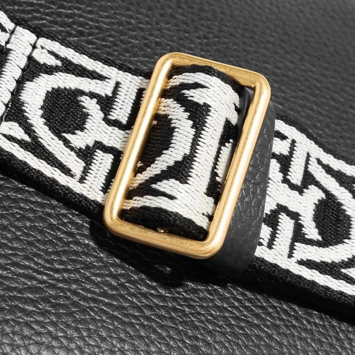 Coccinelle Beat Soft Ribb Noir Camera Bag – Bild 4