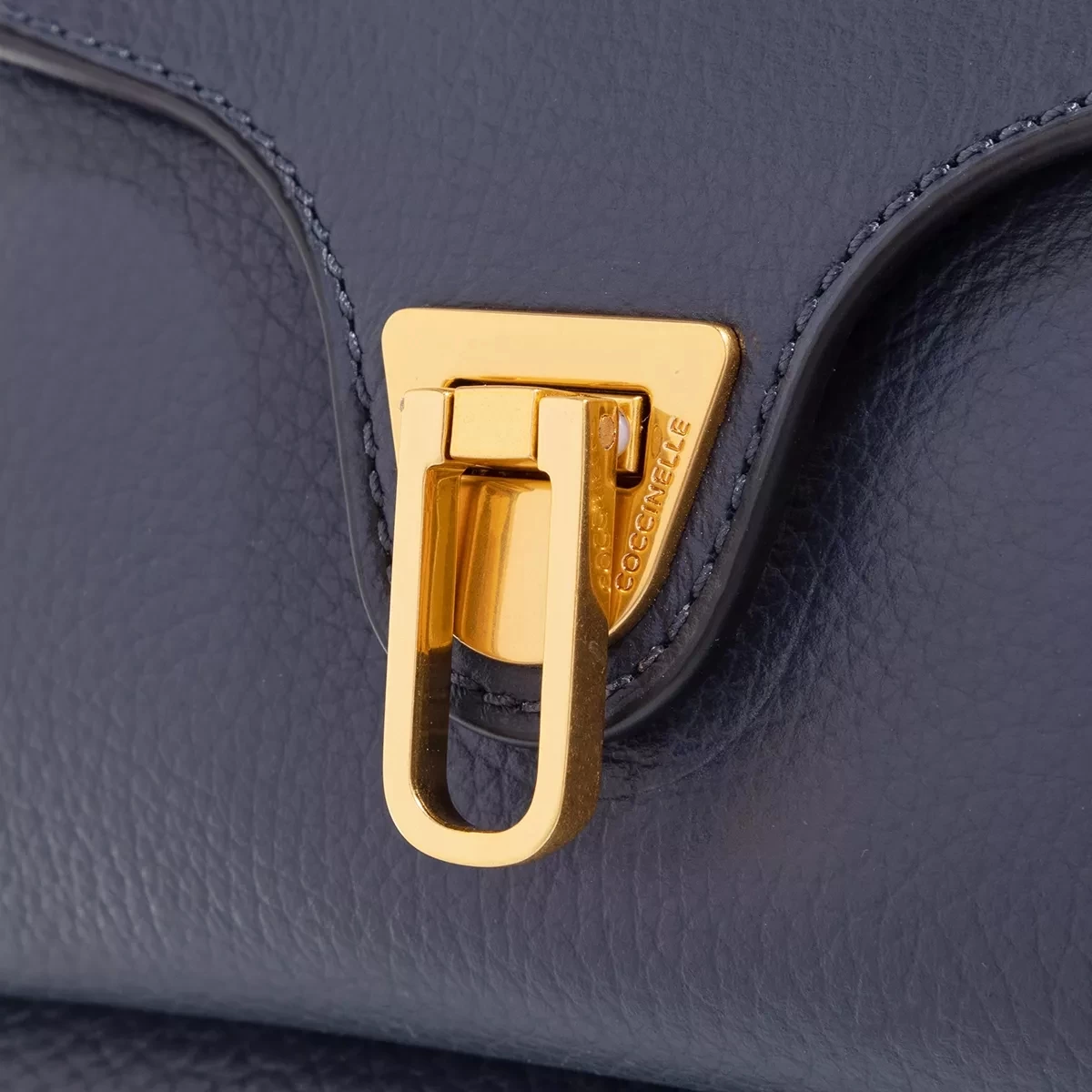 Coccinelle Beat Soft Midnight Blue Camera Bag – Bild 4