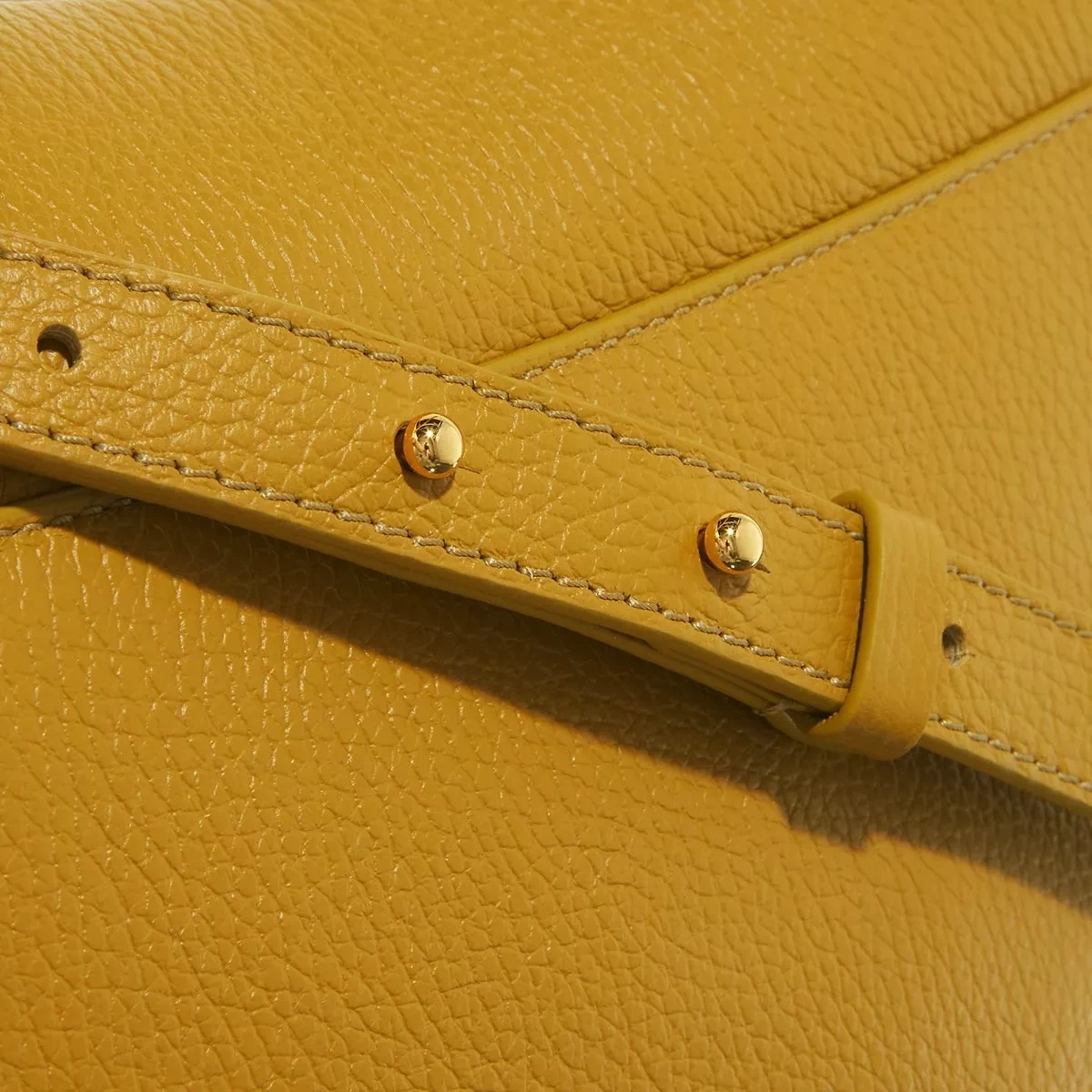 Coccinelle Magie Soft Citronella Satchel – Bild 5