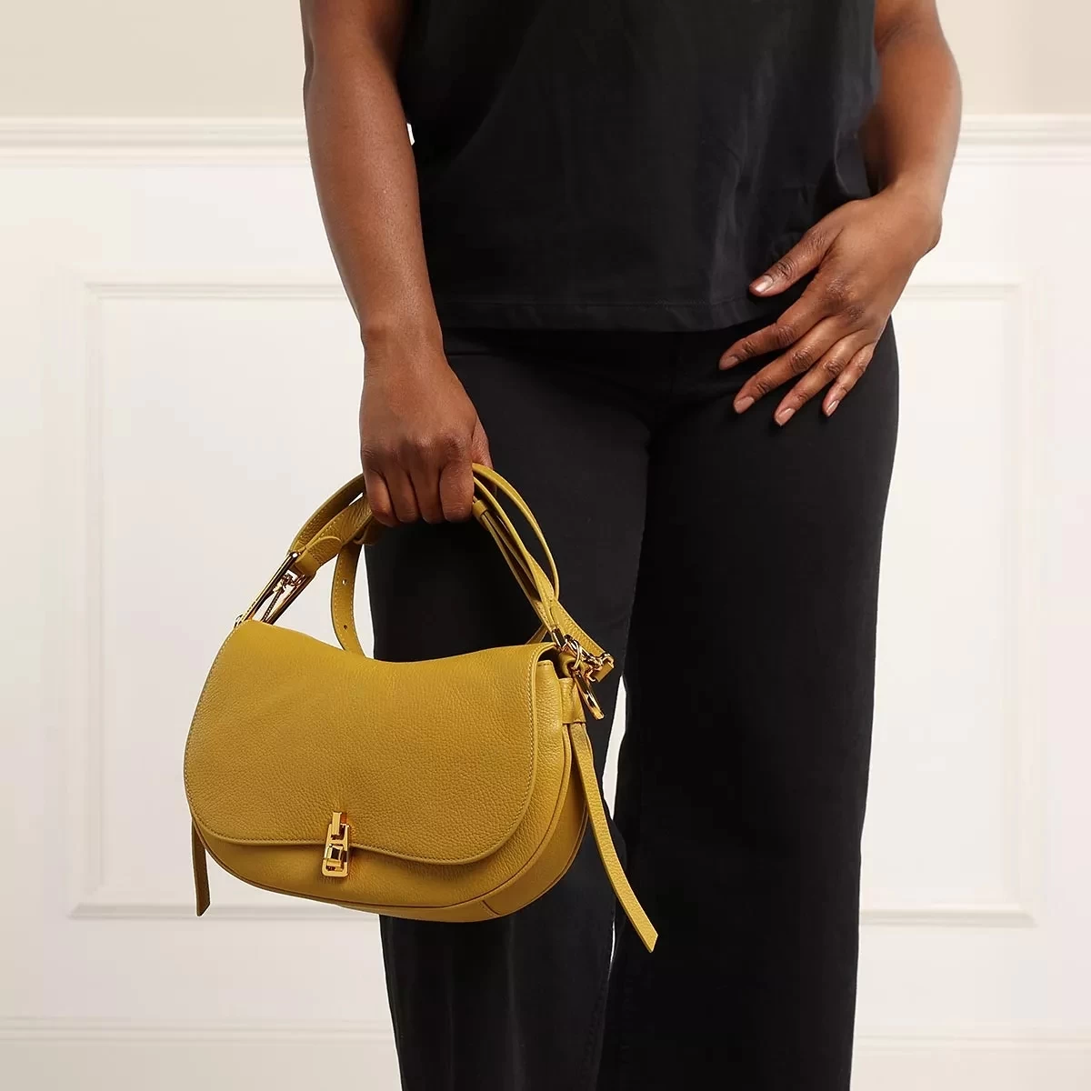 Coccinelle Magie Soft Citronella Satchel – Bild 3