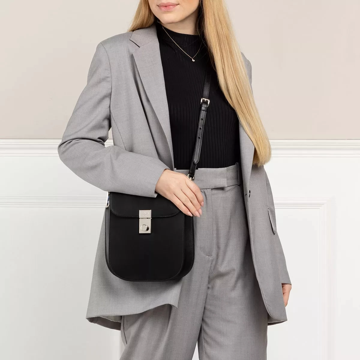 Prada Margit Nylon And Leather Shoulder Bag Black Messenger Bag – Bild 2